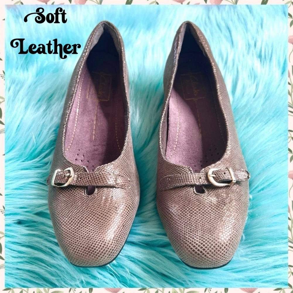 Clarks Artisan Leather Metallic Copper Snake Print Low Heel Flats Women’s Size 7